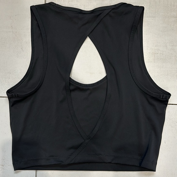 Gymshark crop top - Picture 2 of 2